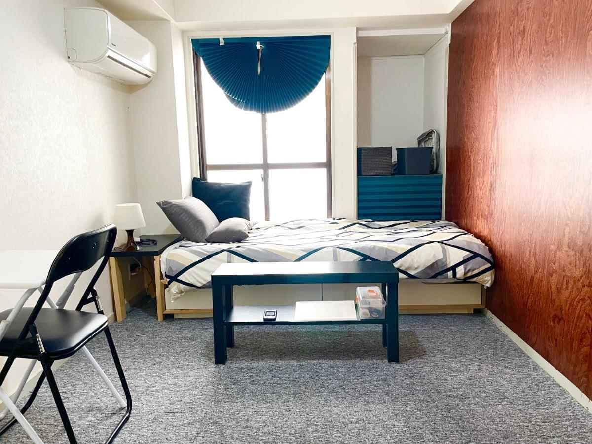 West Wood Guest Room Osaka Bagian luar foto